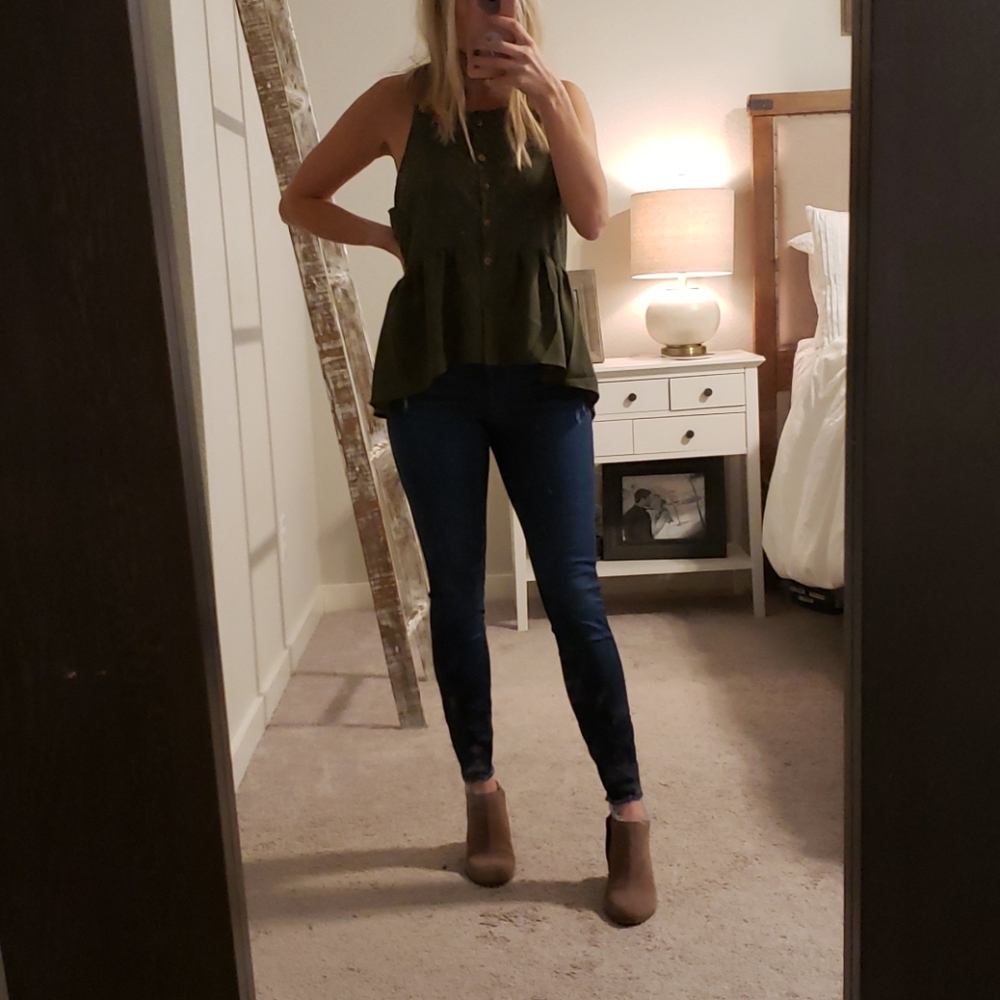Sleeveless peplum top